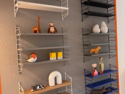 regale "pocket" von string